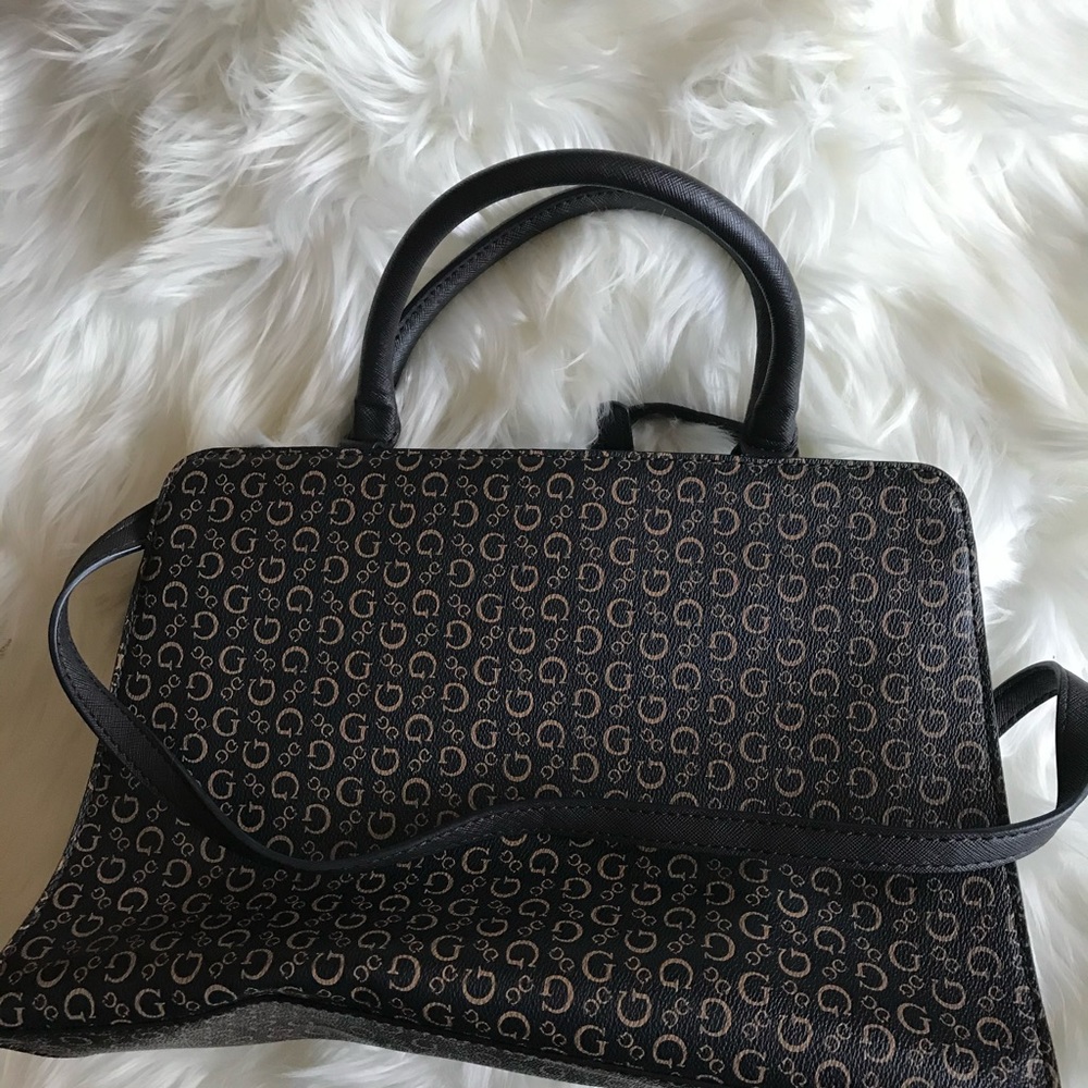 GUESS SATCHEL - Picture 5 of 12